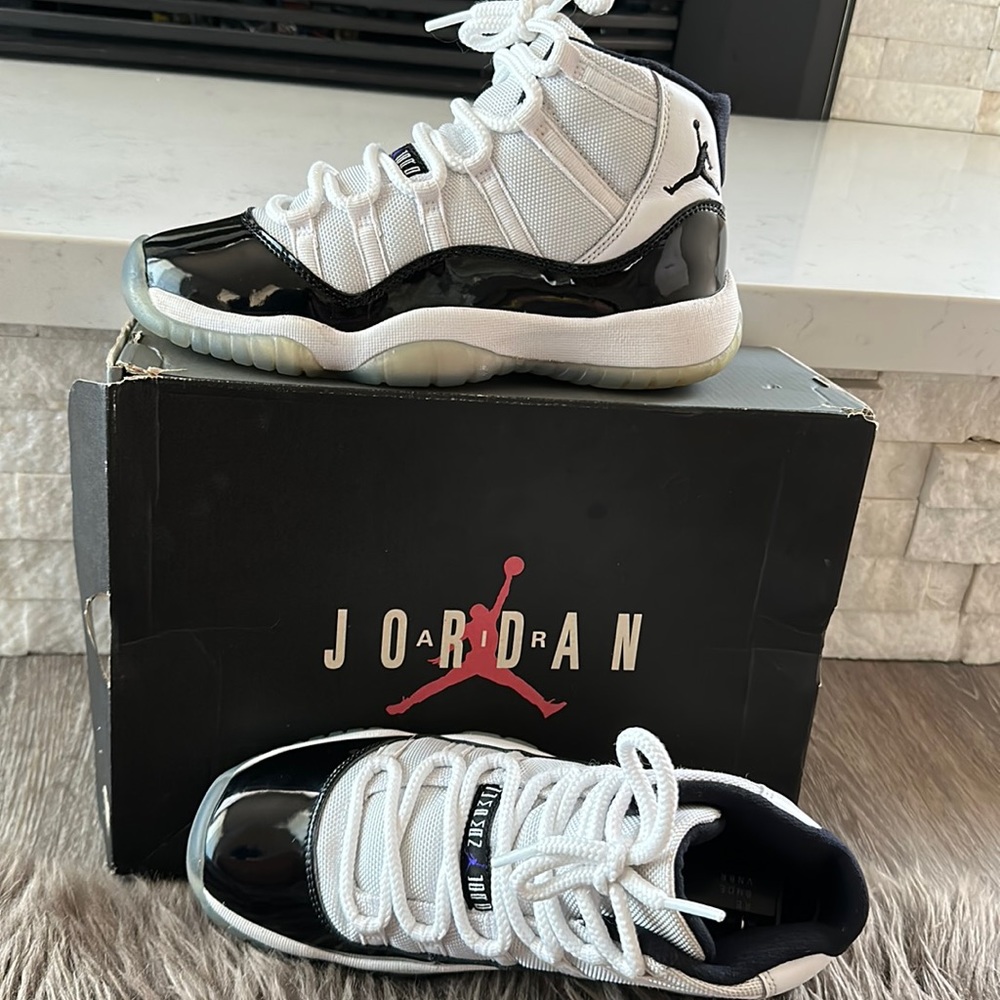 RETRO 2018 RETRO JORDAN CONCORD 11 HIGH 🤍🤍🖤 6Y/7.5 Women’s